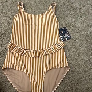 Brand new Kortni Jeane swimsuit